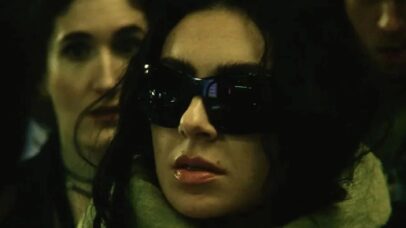 ‘The Moment’, falso documentário com Charli XCX, estreia no streaming