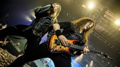 Angra canta versão do Calcinha Preta para ‘Bleeding Heart’ em SP; veja vídeo