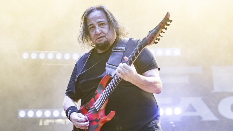 Dino Cazares, guitarrista do Fear Factory, em 2024 (Foto: Mariano Regidor / Redferns via Getty Images)