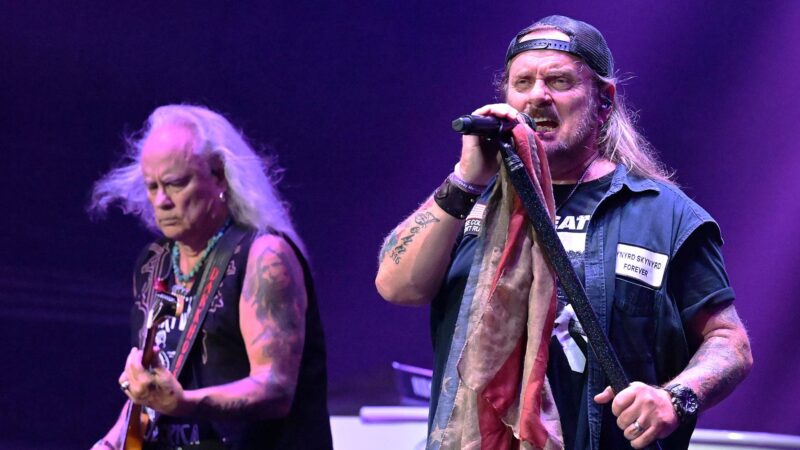 Rickey Medlocke e Johnny Van Zant do Lynyrd Skynyrd em 2023 (Foto: R. Diamond / Getty Images)