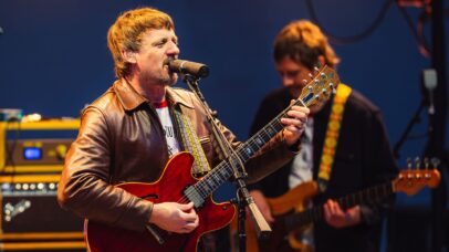 Sturgill Simpson anuncia turnê de outono com os Dark Clouds