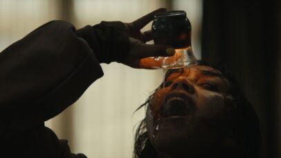 ‘A Morte do Demônio: Em Chamas’, novo filme da franquia ‘Evil Dead’, ganha trailer
