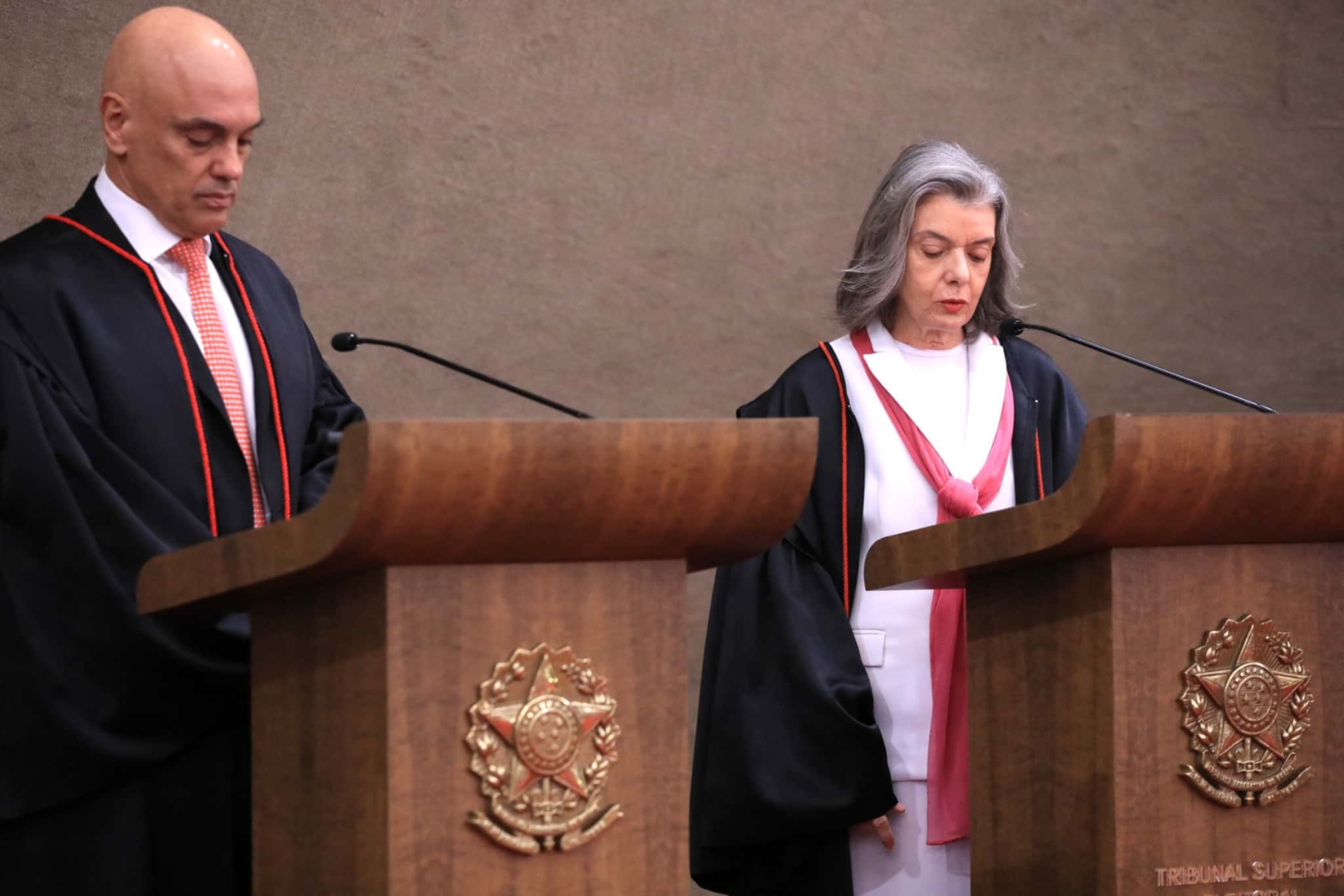 Carmen Lúcia e Alexandre de Moraes (Foto: Alejandro Zambrana/Secom/TSE/ Fotos Públicas)