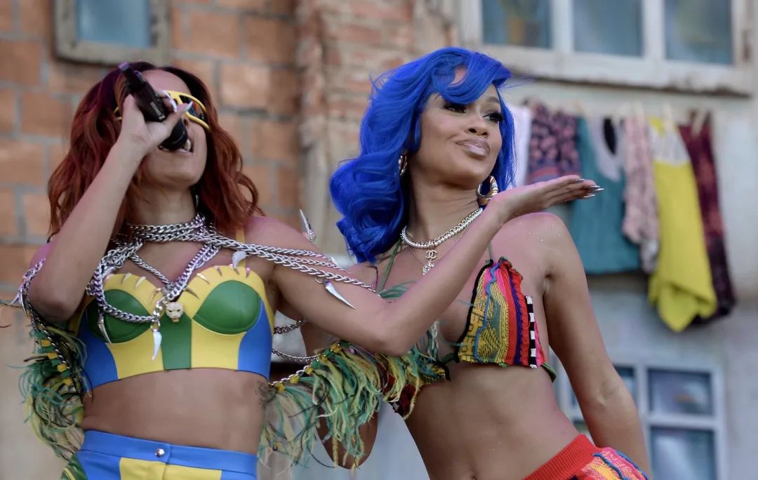 Anitta e Saweetie (Reprodução/Instagram)