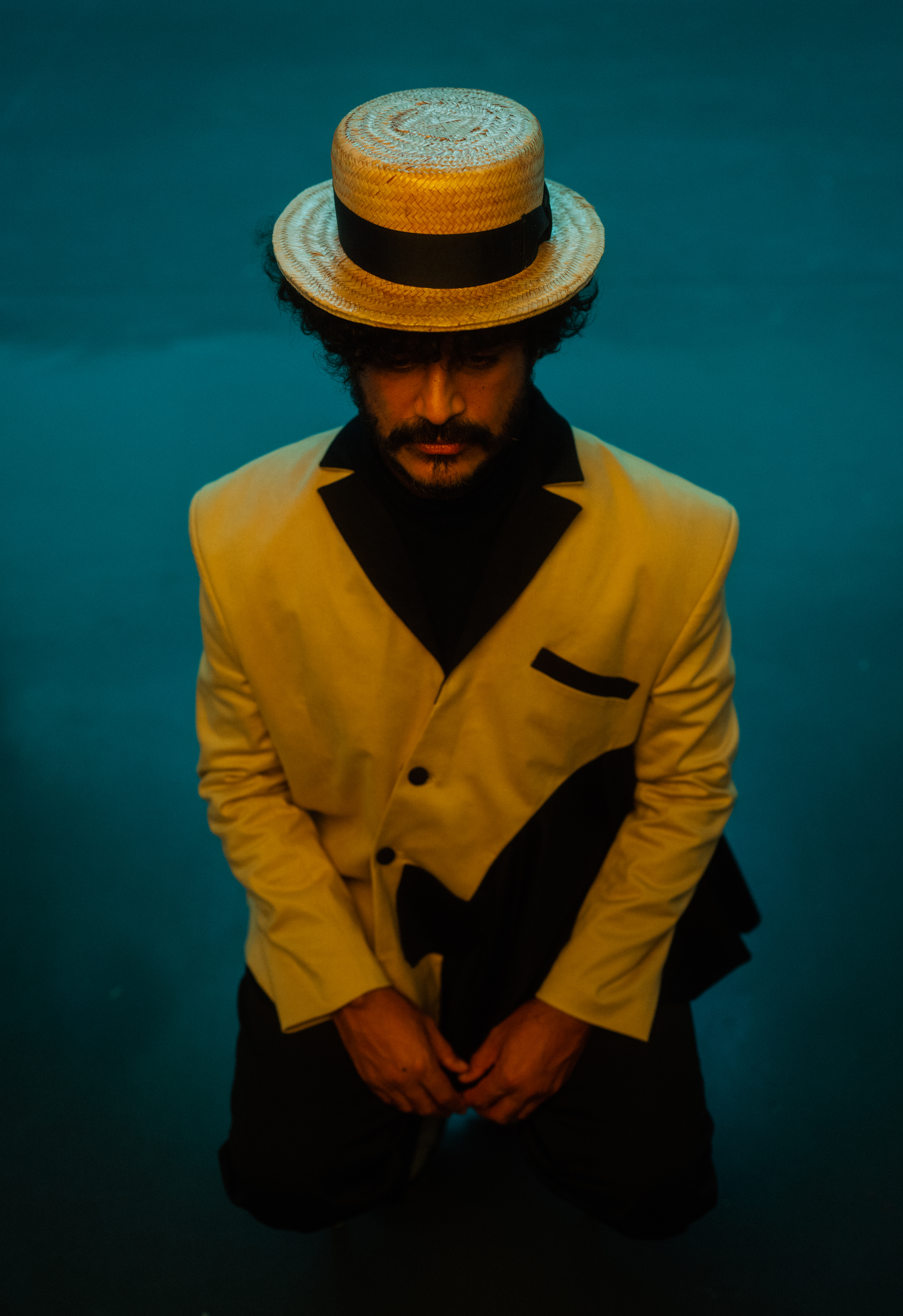 Criolo / Foto: Helder Fruteira (@afilmbyme_) Direção de arte da foto: Alma Negrot (@almanegrot) 