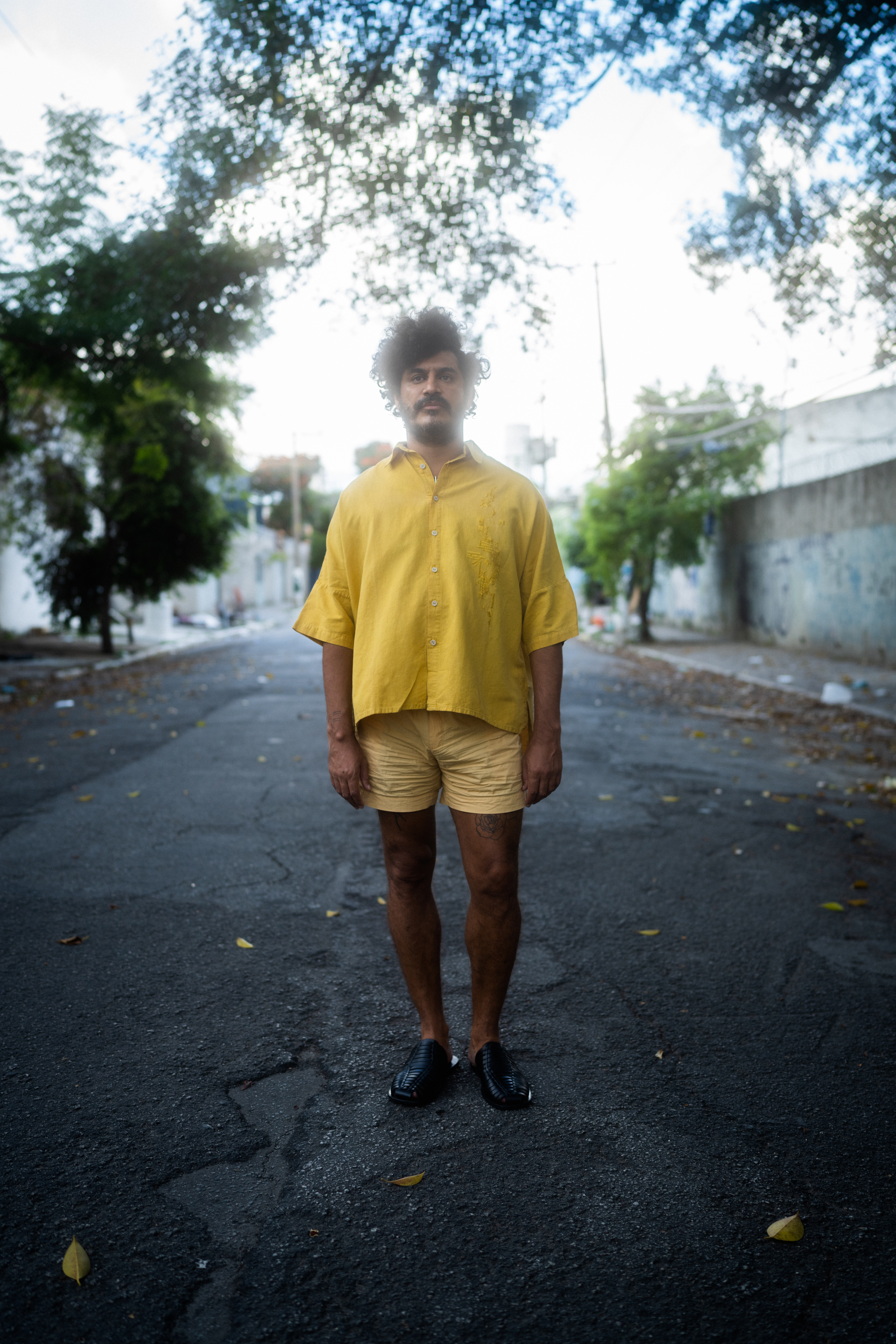 Criolo / Foto: Helder Fruteira (@afilmbyme_) Direção de arte da foto: Alma Negrot (@almanegrot) 