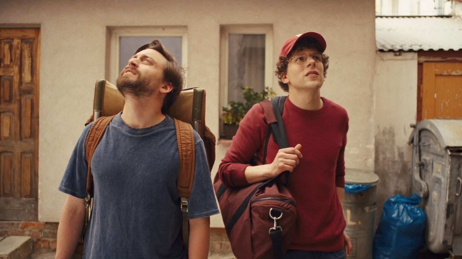A Verdadeira Dor, longa de Jesse Eisenberg, estreia nos cinemas brasileiros
