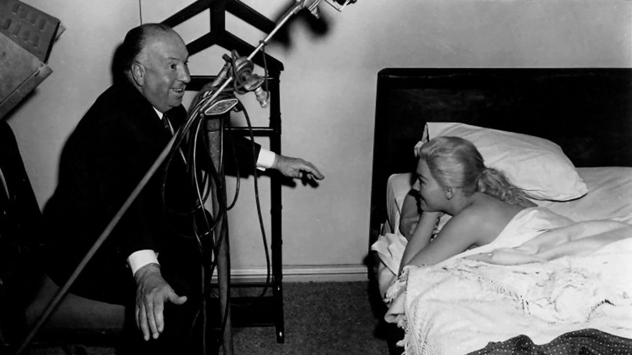 Alfred Hitchcock e Kim Novak no set de Vertigo, 1958 (Foto: Divulgação / Paramount via Wikicommons)