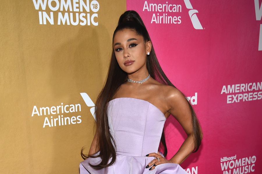 Ariana Grande no evento Women in Music, em New York. (Foto: Evan Agostini/Invision/AP)