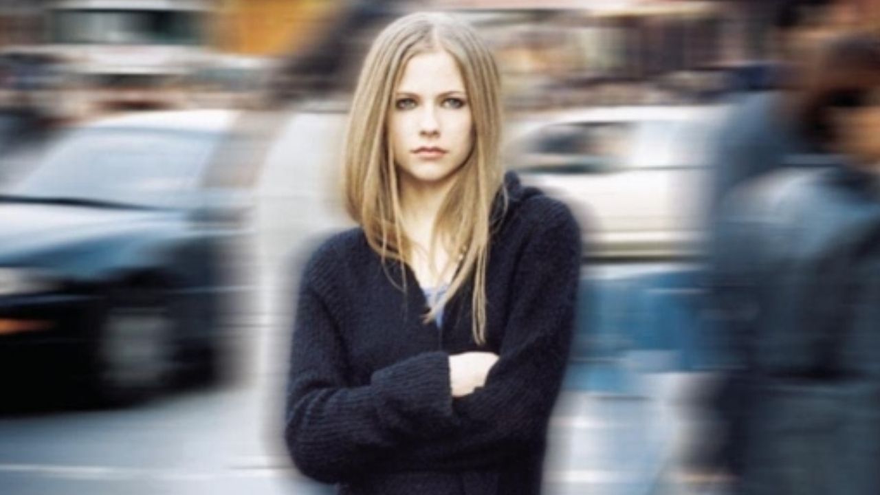 Avril Lavigne relembra início da carreira: 'Não queria pop chiclete'