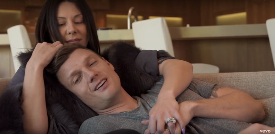 Nick Carter em cena do clipe No Place, do Backtreet Boys (Foto: Reprodução/ Vevo)