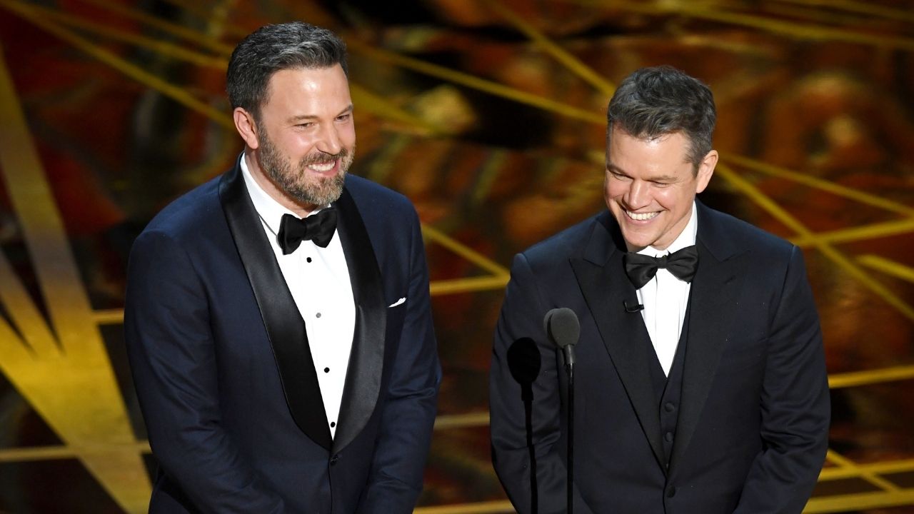 Ben Affleck e Matt Damon no Oscar 2017 (Foto:  Kevin Winter/Getty Images)