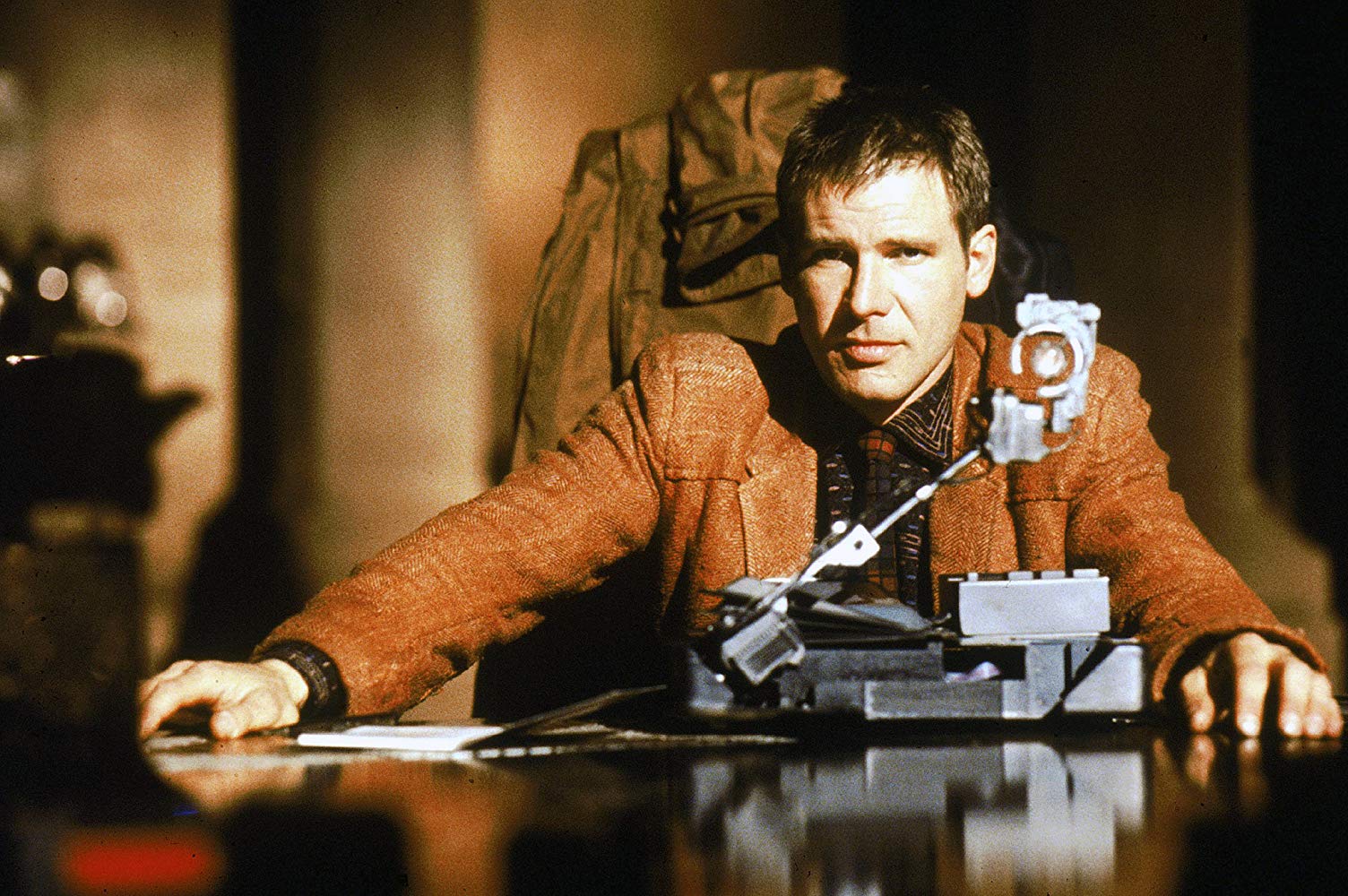 Harrison Ford em Blade Runner (foto: Reprodução/ Warner)