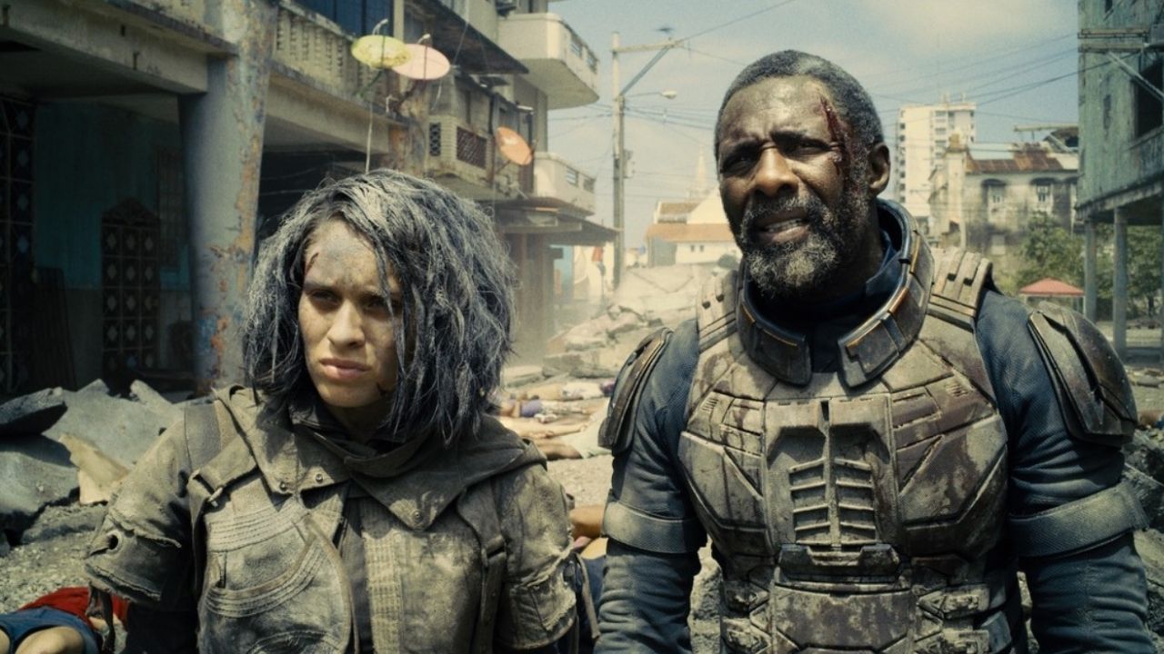 Daniela Melchior (Caça-Ratos 2) e Idris Elba (Sanguinário) em O Esquadrão Suicida