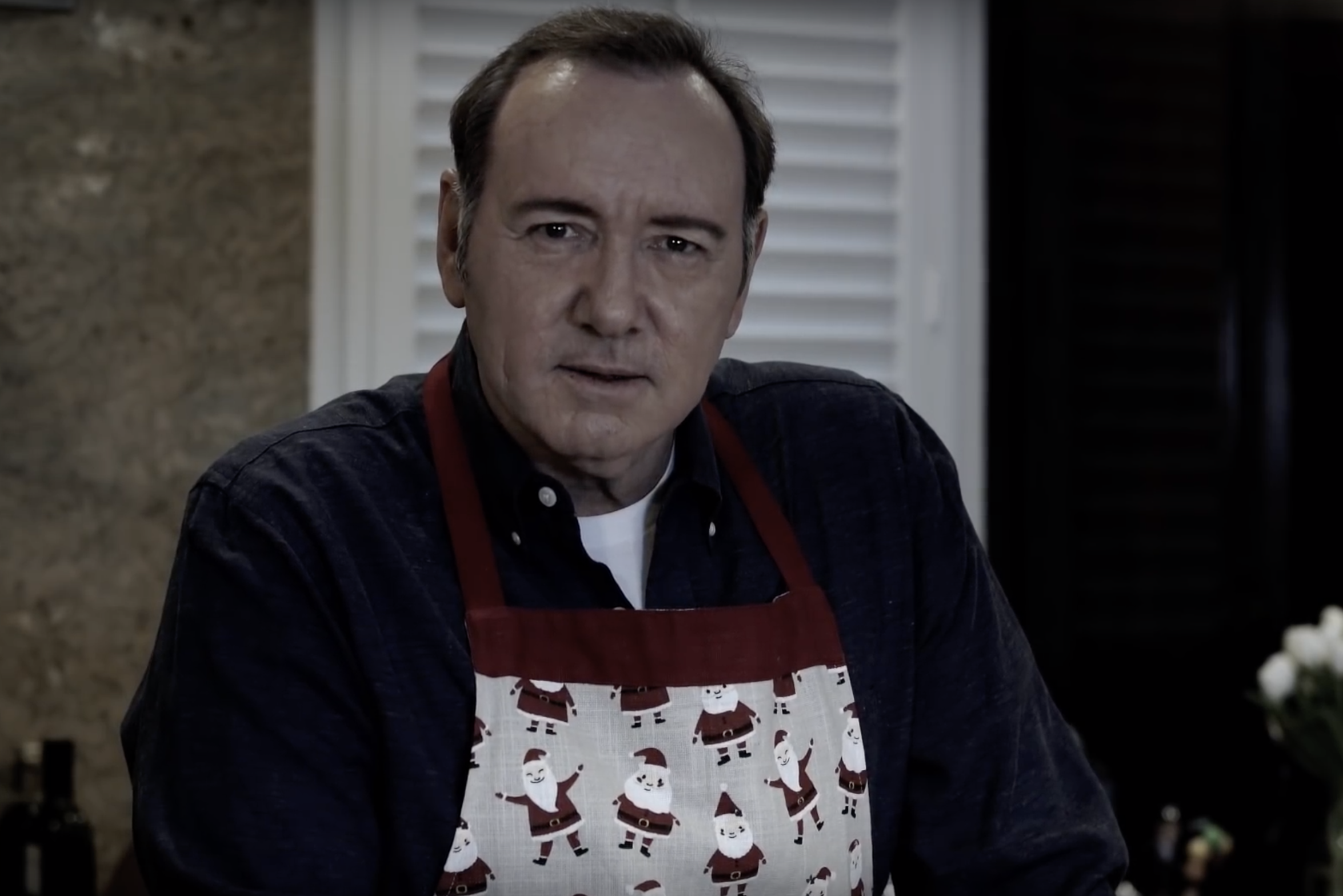 Kevin Spacey no vídeo "Let Me Be Frank" (Foto:Reprodução)