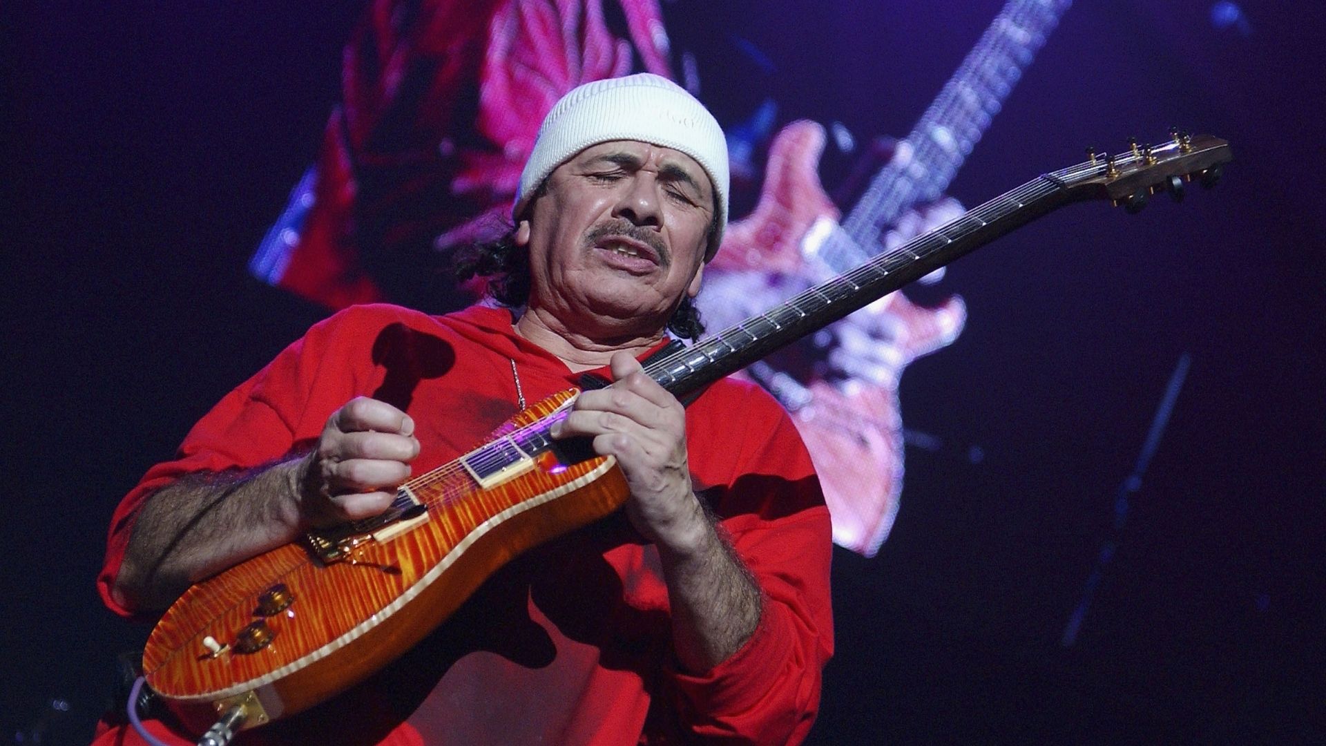 Carlos Santana cancela oito shows após passar por 'procedimento cardíaco'