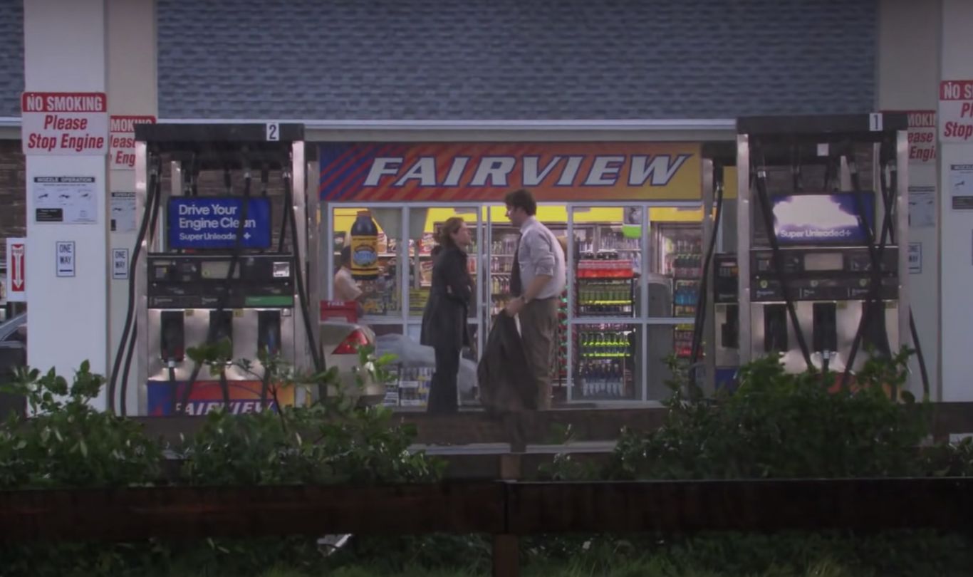 Cena do noivado de Jim e Pam em The Office (Foto Reprodução NBC)