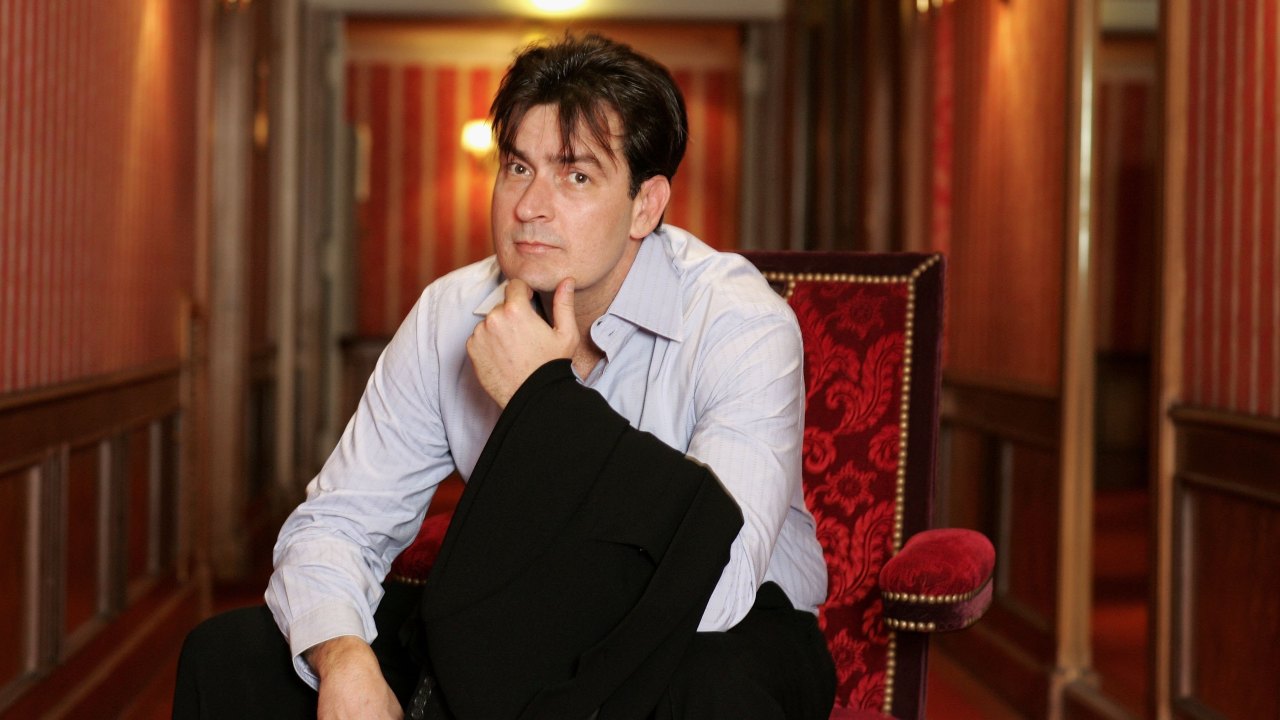 Charlie Sheen no 59° Festival de Cinema de Cannes em 2006 (MJ Kim/Getty Images for RMCC)