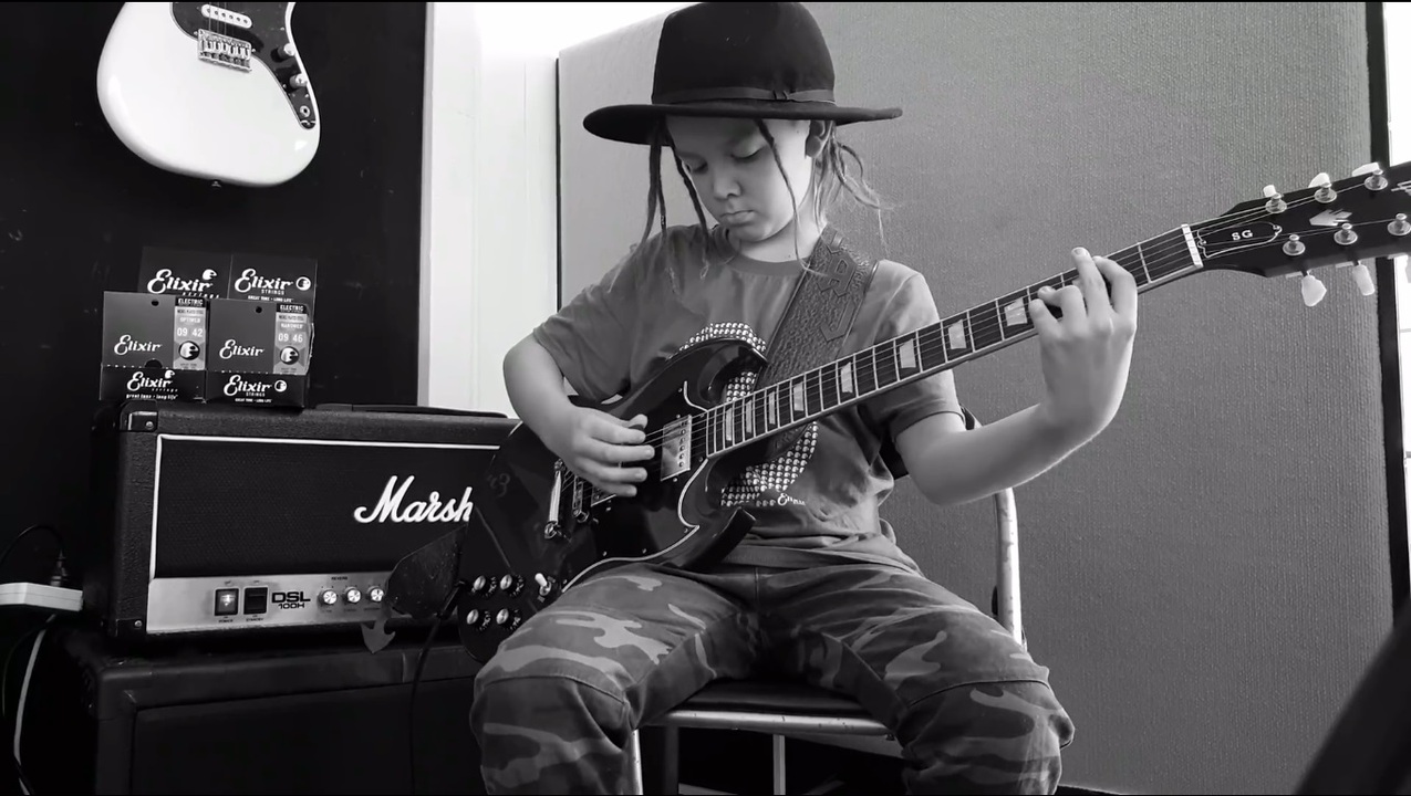 Taj Farrant, guitarrista de 9 anos (Foto: Reprodução / YouTube)