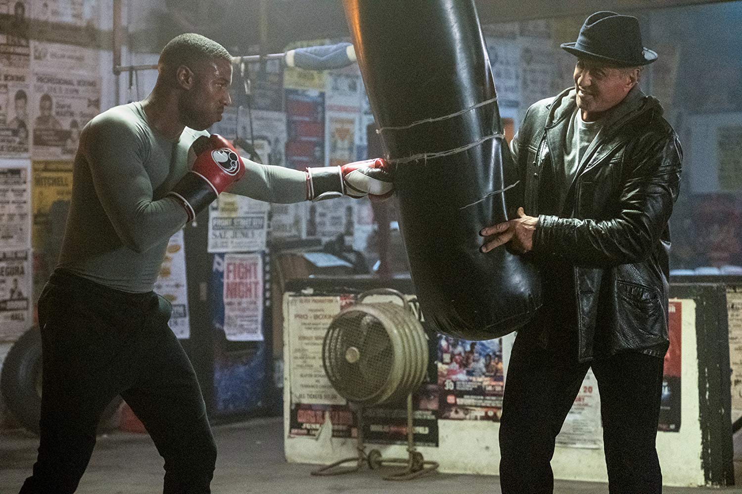 Michael B. Jordan e Sylvester Stallone em cena de Creed II (Foto: Barry Wetcher / Metro Goldwyn Mayer Pictures / Warner Bros. Pictures)