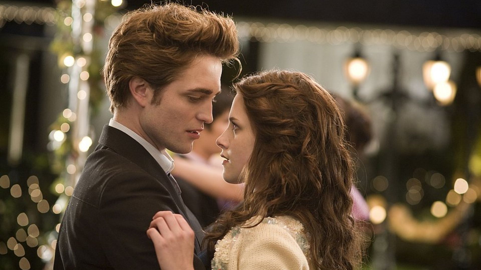 Robert Pattinson e Kristen Stewart em cena de Crepúsculo (Foto: Divulgação)