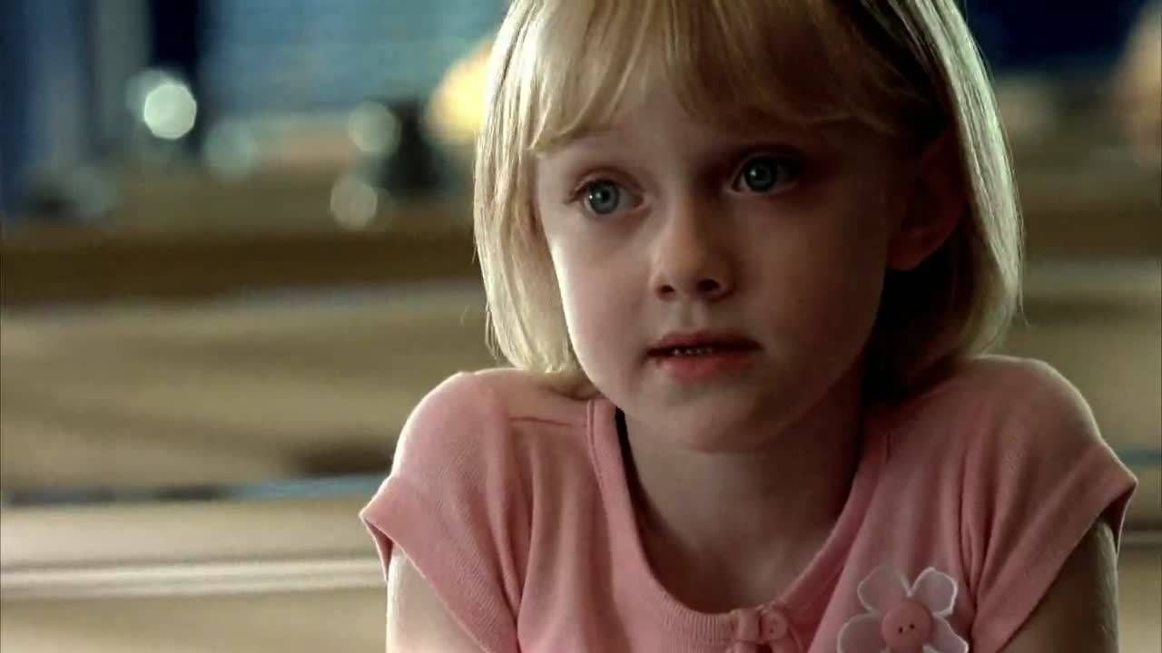 Dakota Fanning em 'Uma lição de Amor' (Reprodução)