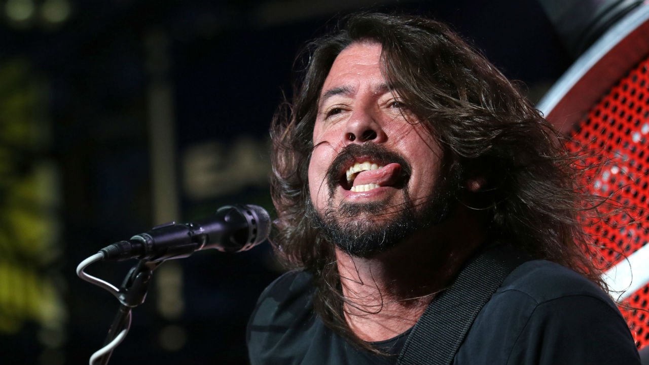 Dave Grohl, em show em 2015, com o Foo Fighters (Foto: Greg Allen/Invision/AP)