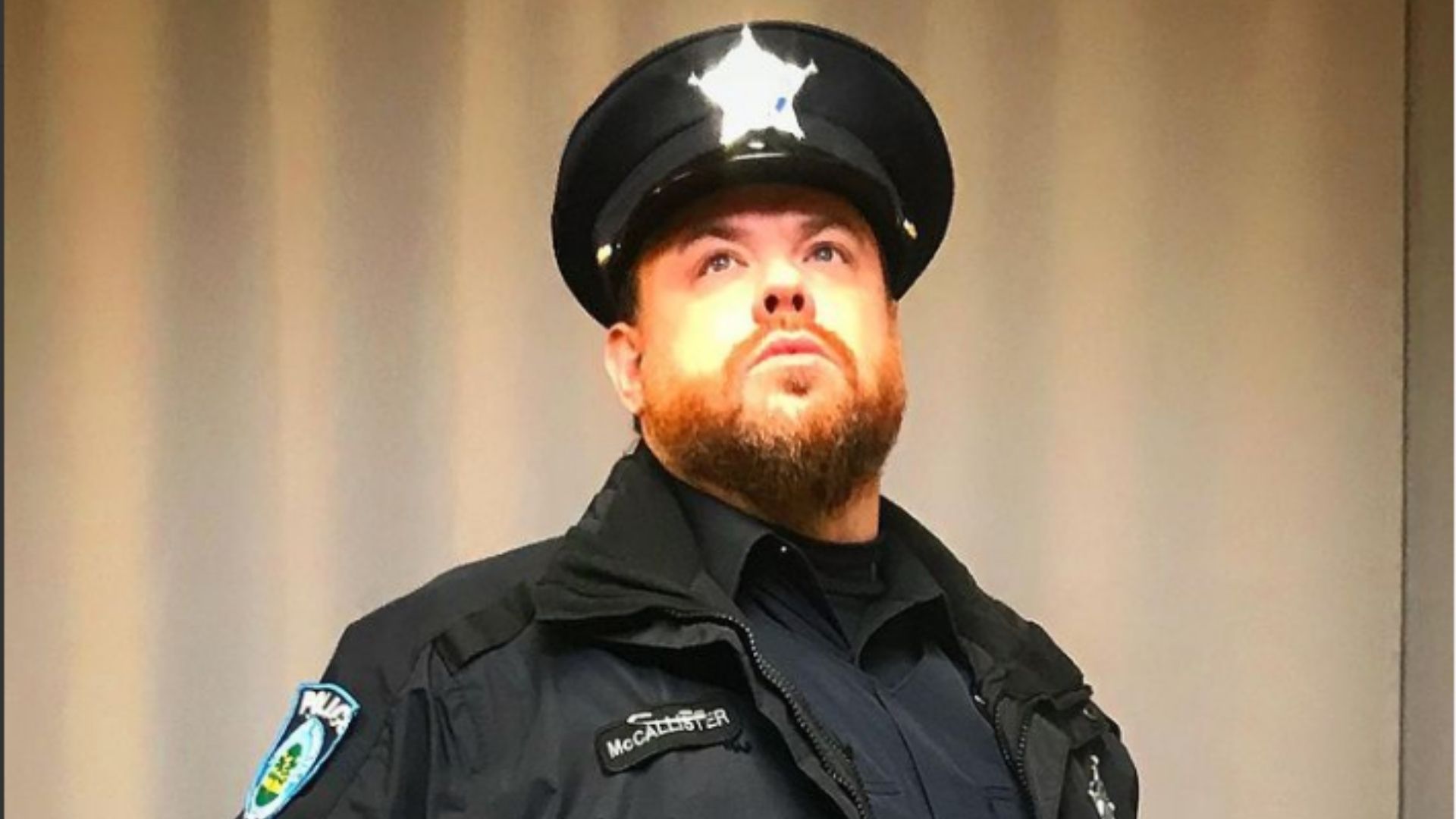 Devin Ratray durante filmagens do revival de Esqueceram de Mim (Foto: Reprodução/Instagram)