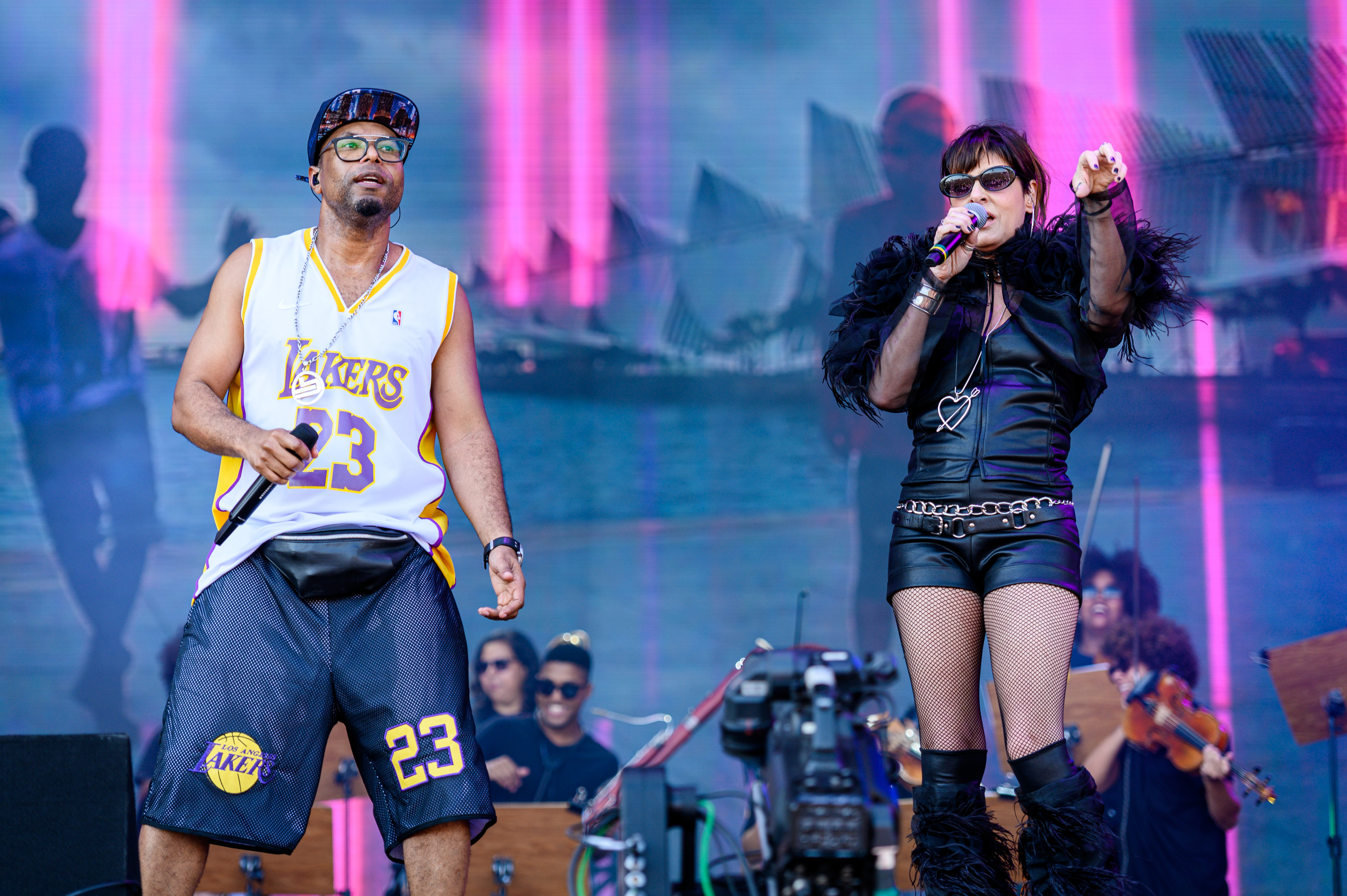 Buchecha e Fernanda Abreu sacudiram o palco Sunset no Rock in Rio (Foto: Renan Olivetti/Divulgação)