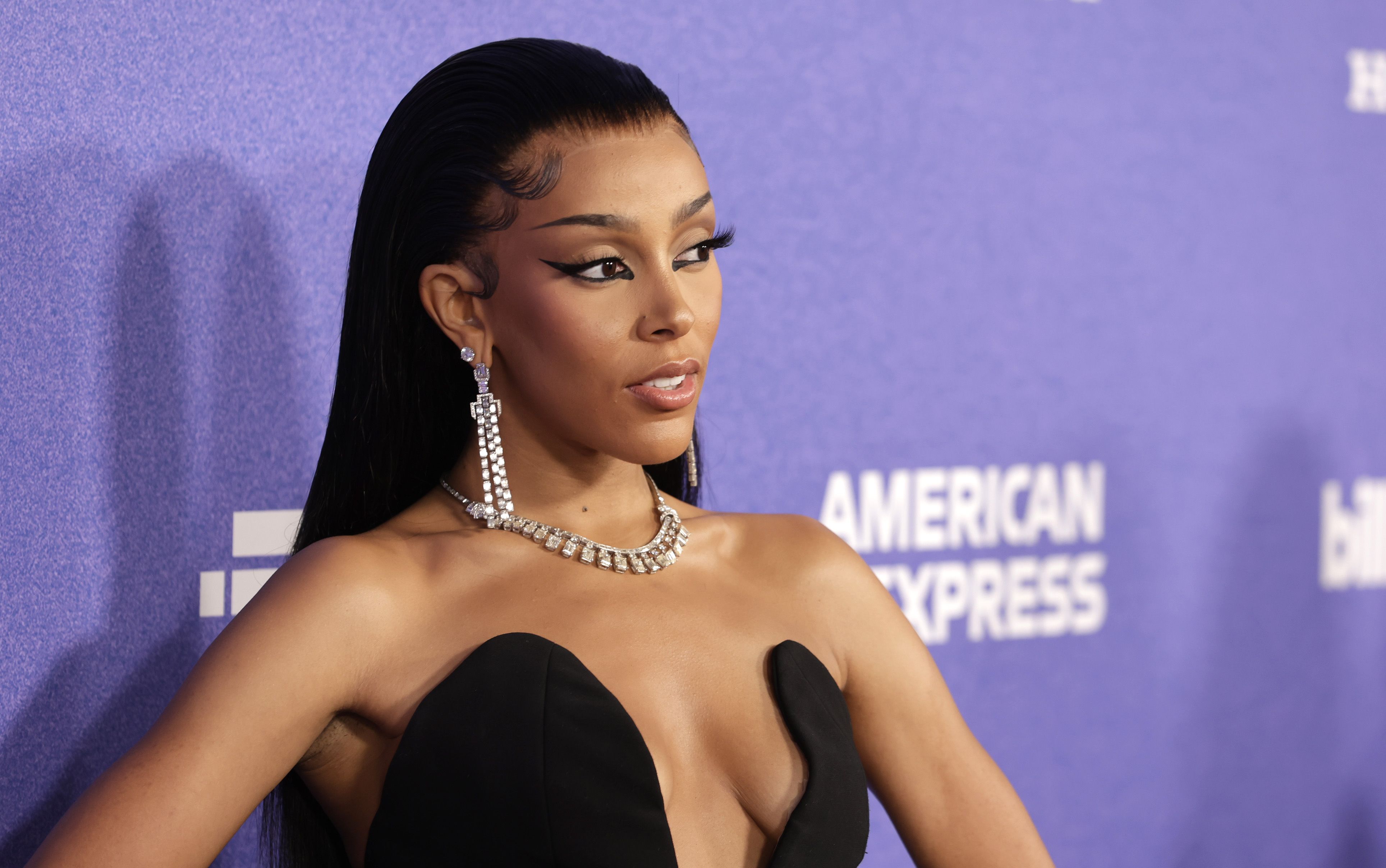 Doja Cat aparece no segundo lugar da lista de artistas favoritos na hora do romance