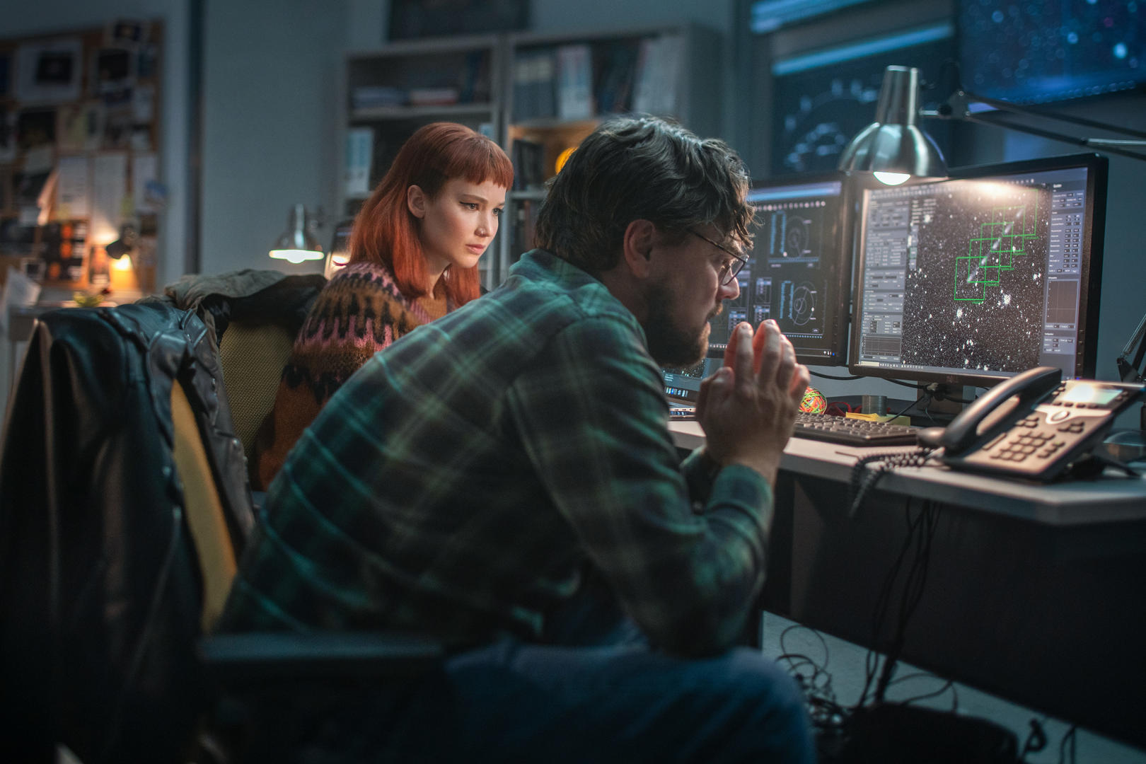 Leonardo DiCaprio e Jennifer Lawrence em Don't Look Up, filme da Netflix (Foto: Divulgação/Netflix)