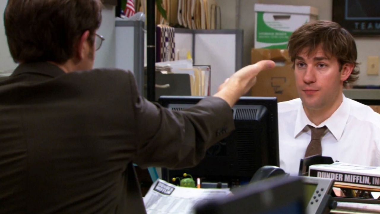 Dwight Schrute (Rainn Wilson) e Jim Halpert (John Krasinski) em The Office (Foto: Reprodução)