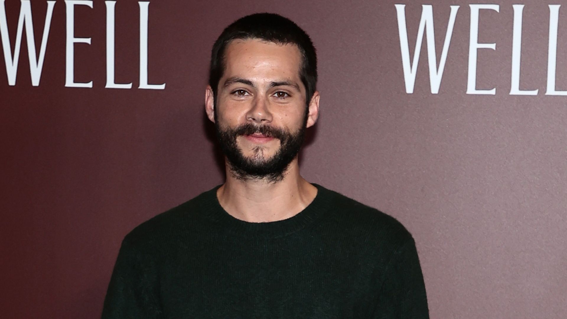Dylan O'Brien na premiere de 'All Too Well' (Foto: Dimitrios Kambouris/Getty Images)