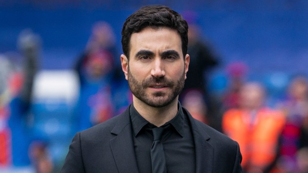 Brett Goldstein como Roy Kent em Ted Lasso