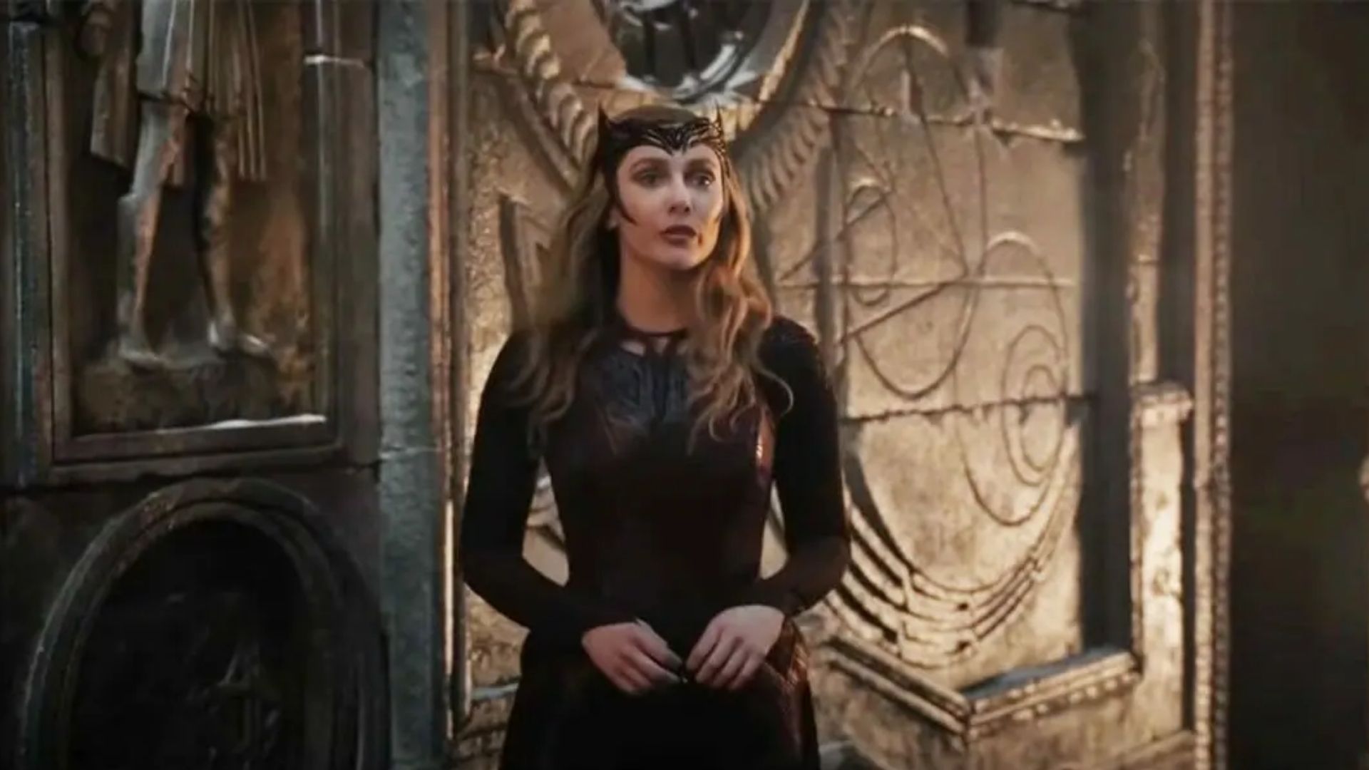 Feiticeira Escarlate em Doutor Estranho no Multiverso da Loucura  