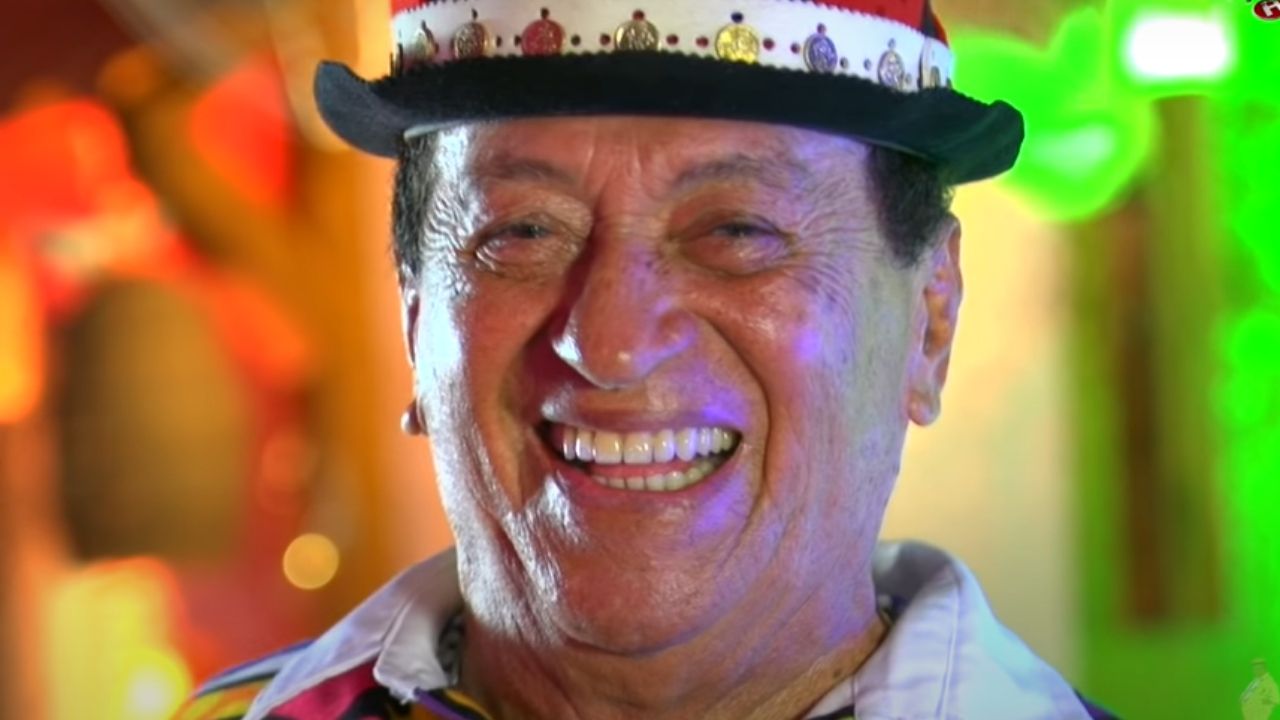 Genival Lacerda no clipe de "Me Dê Seu Wi-Fi" (Reprodução/YouTube)