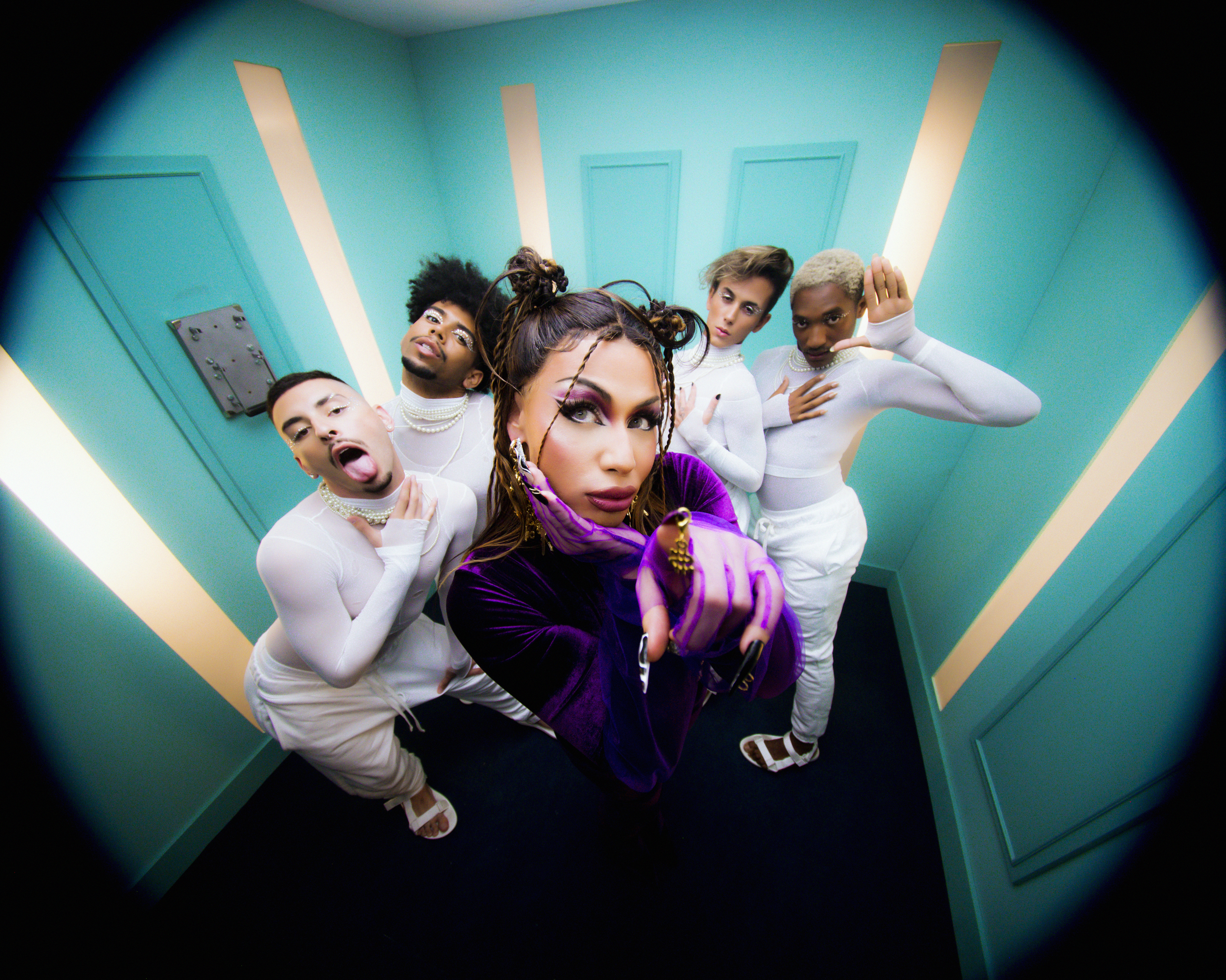 Grag Queen em 'Party Everyday'