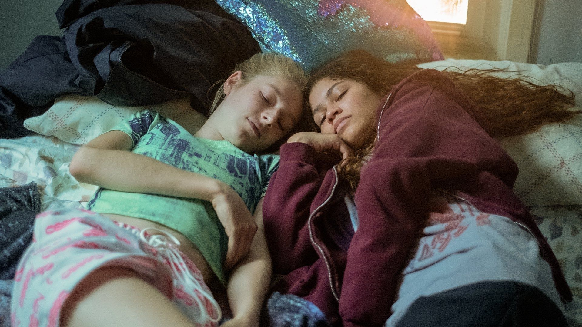Hunter Schafer e Zendaya em Euphoria (Foto: Reprodução / Twitter / @euphoriaHBO)
