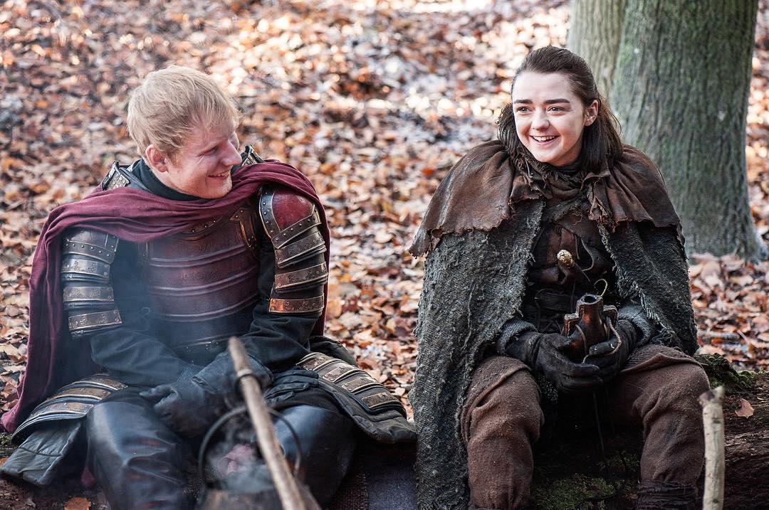 Ed Sheeran e Maisie Williams em cena de Game of Thrones (Foto: Reprodução)