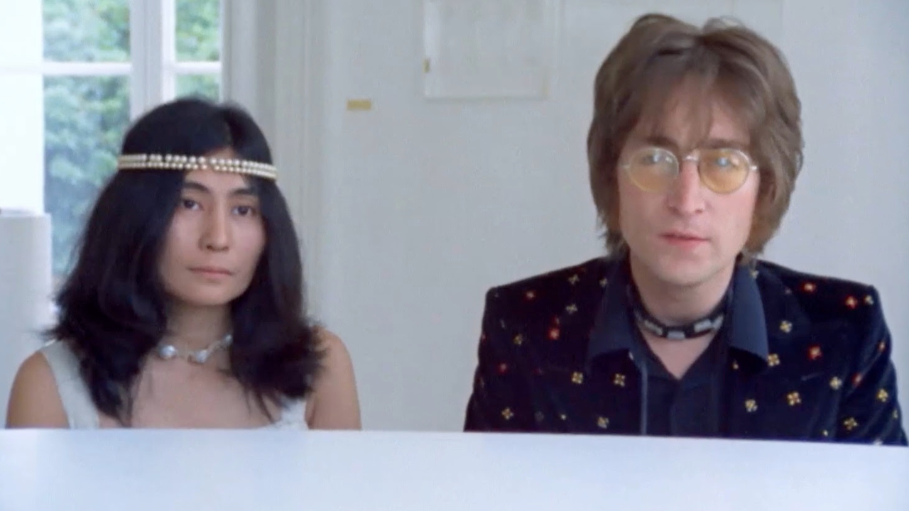Yoko Ono e John Lennon em John Lennon: Imagine — O Filme (Foto: Divulgação/Curta!On)