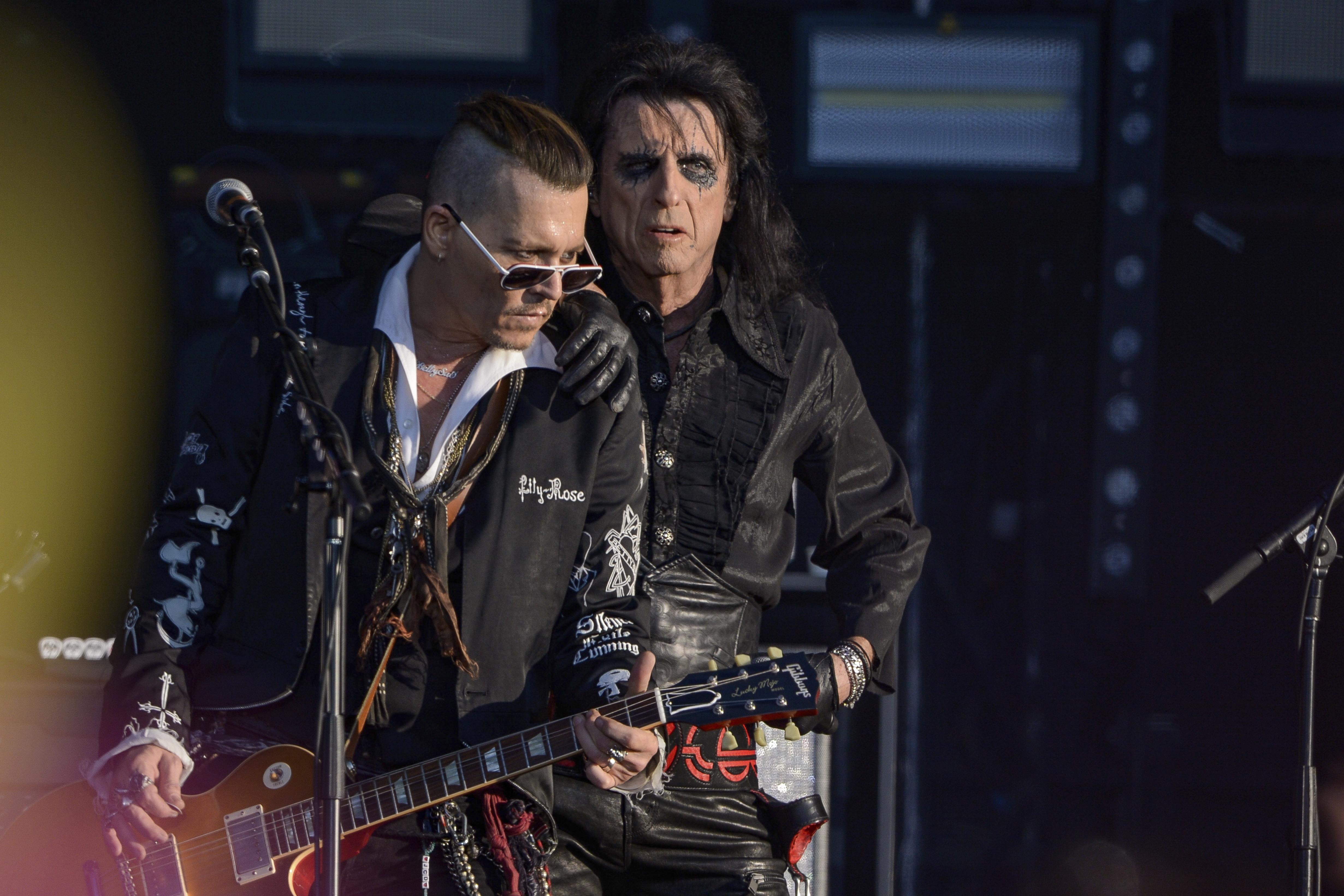 Johnny Depp e Alice Cooper em show do Hollywood Vampires (Foto:Sipa/AP Images)