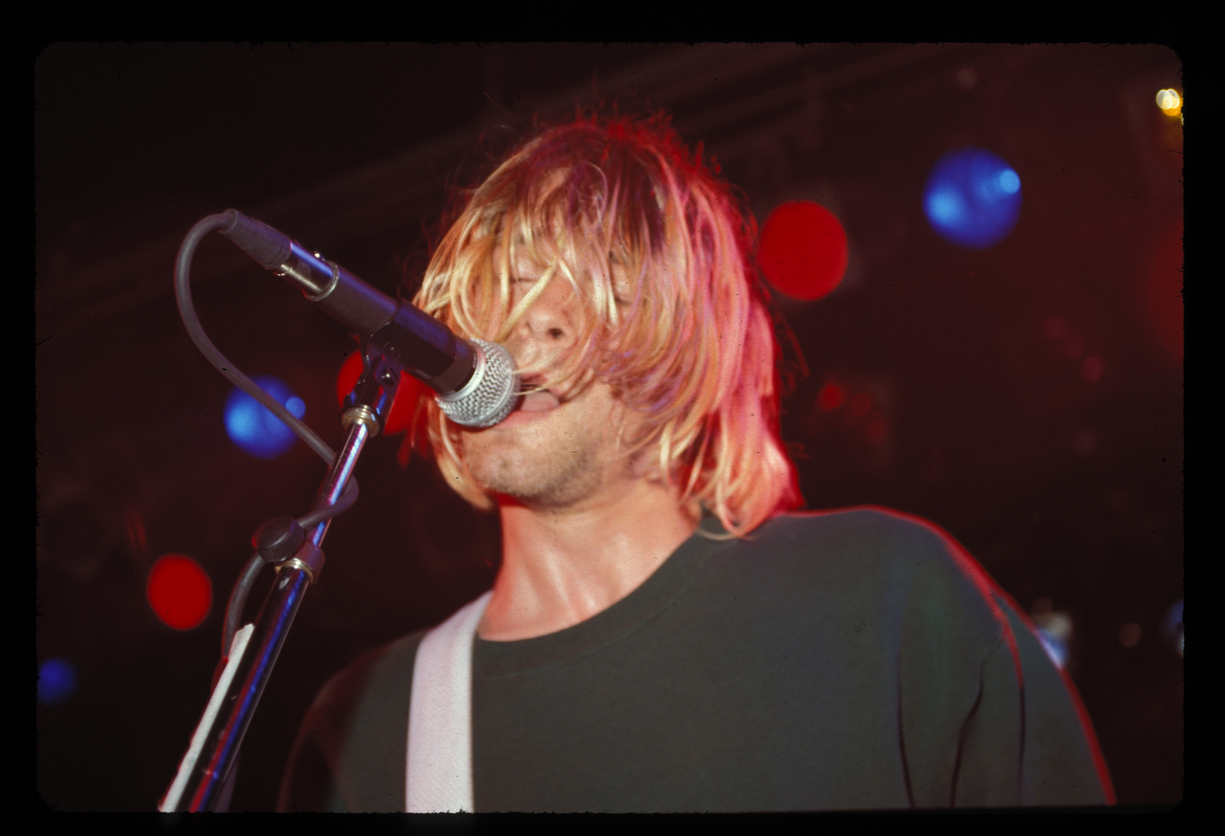 Kurt Cobain, do Nirvana, se apresenta no Roxy, em Hollywood, em agosto de 1991 (Foto: Kevin Estrada/MediaPunch/IPX)