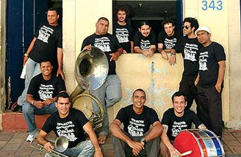 Orquestra Contemporânea de Olinda: show-baile inspirado em velhos vinis