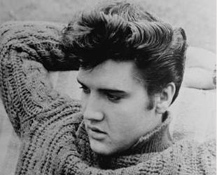 Elvis está enchendo os bolsos de algum vivo