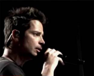 O hoje bom moço Chris Cornell