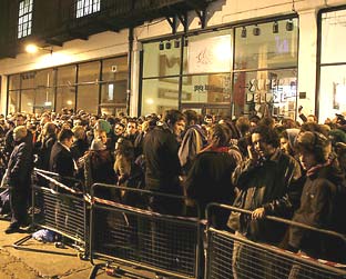 A fila para ver Radiohead no inverno londrino