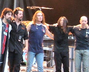 o Dream Theater é mais uma das bandas que tocam no Brasil neste ano