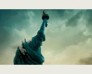 No primeiro filme, um dos alvos do monstro é a Estátua da Liberdade