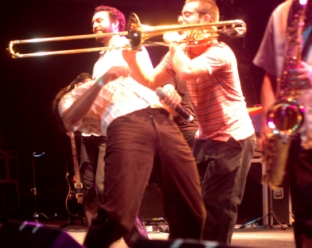 Exemplares dos metais saltitantes do Móveis