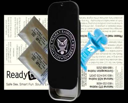 Na tampa, a inscrição "too tuff to break" (em português, "muito duro para ser quebrado")